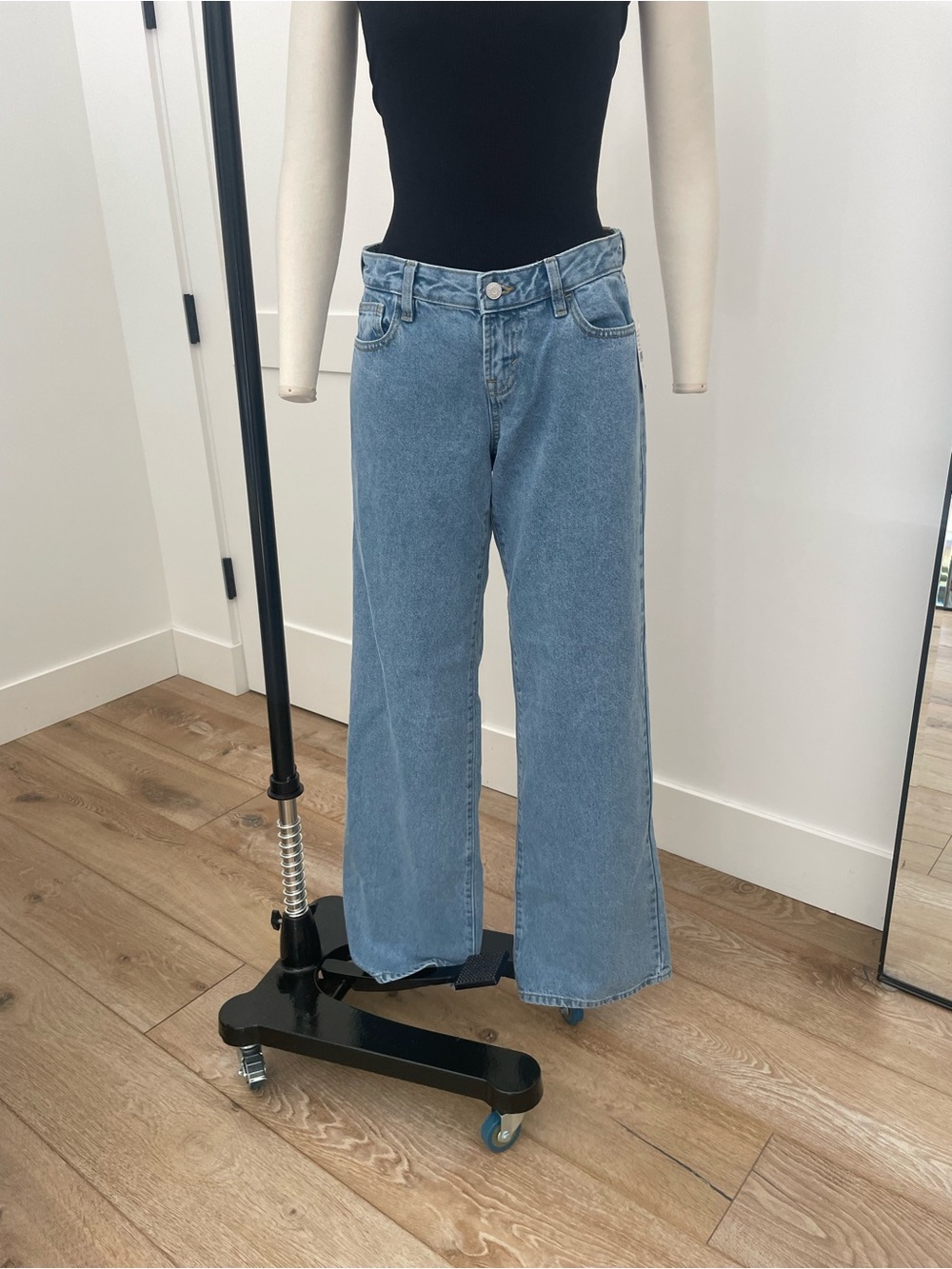 PacSun Wide-Leg High-Rise Jeans in Light Blue Wash